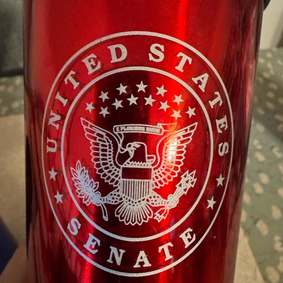 (2) United States Senate Seal travel coffee cups.Pre-owned but in good condition - Picture 2 of 4